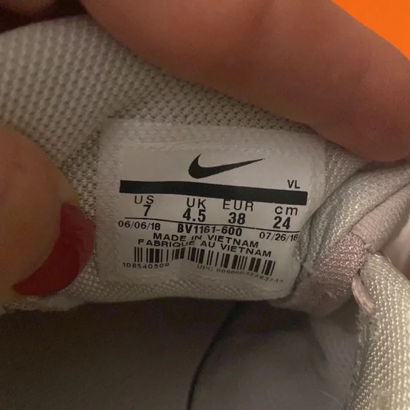 Women’s Nike Running Shoes - Size 7 - Picture 3 of 7